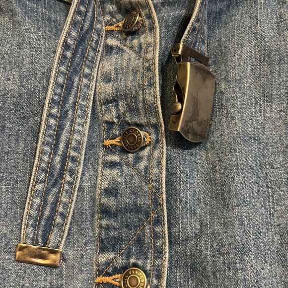 Denim button down skirt, adjustable belt & has deep - Picture 6 of 8